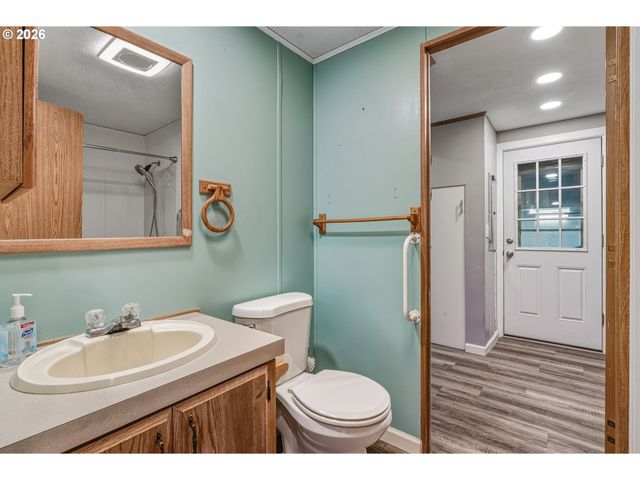 114 6TH St, Ryderwood, WA 98581