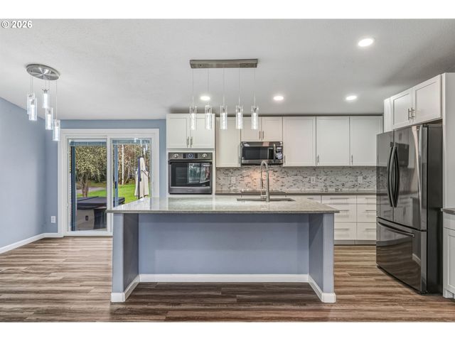 114 6TH St, Ryderwood, WA 98581