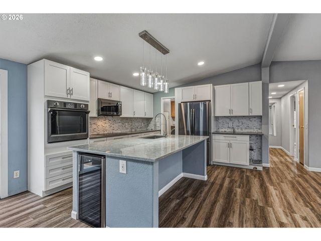 114 6TH St, Ryderwood, WA 98581