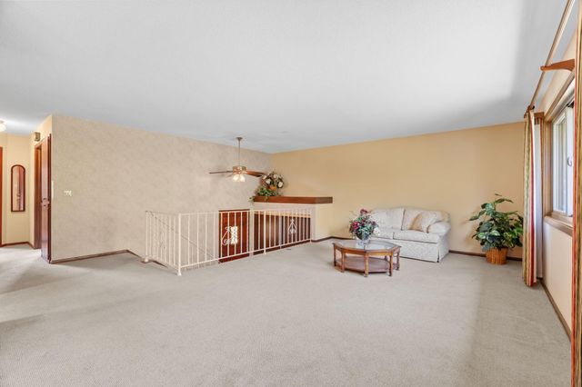 903 Shirlee Lane, Shoreview, MN 55126