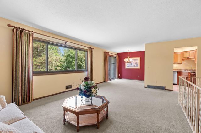903 Shirlee Lane, Shoreview, MN 55126