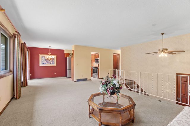 903 Shirlee Lane, Shoreview, MN 55126