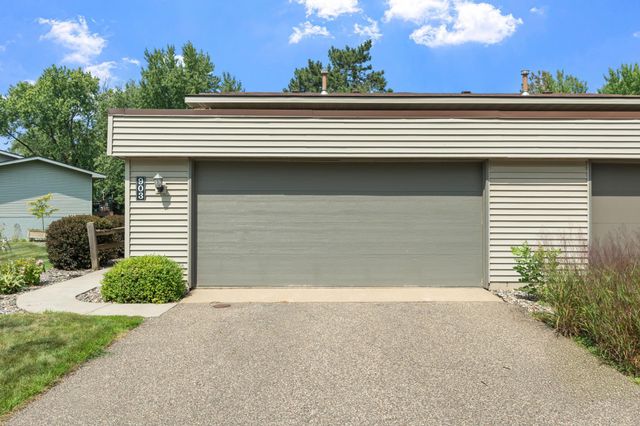 903 Shirlee Lane, Shoreview, MN 55126