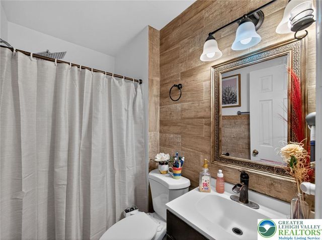 2580 Lower Way, Forks Twp, PA 18040
