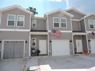 1203 Fairchild Village Dr, Pensacola, FL 32504