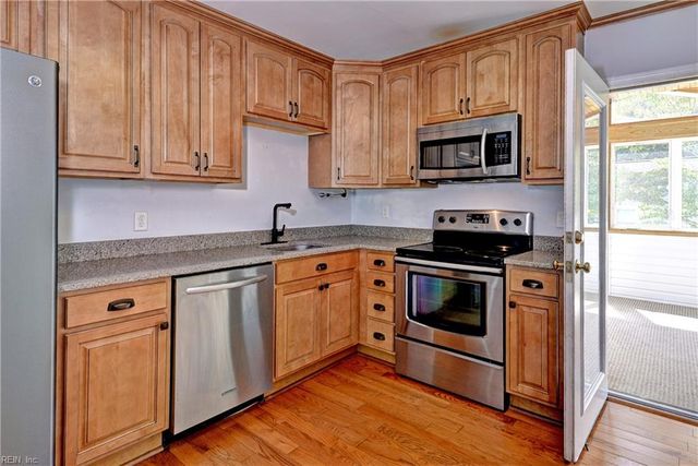 7020 Fox Mill Run DR, Gloucester, VA 23061