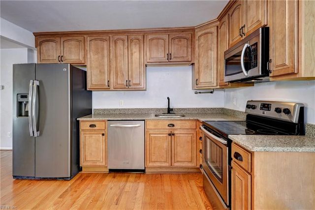 7020 Fox Mill Run DR, Gloucester, VA 23061