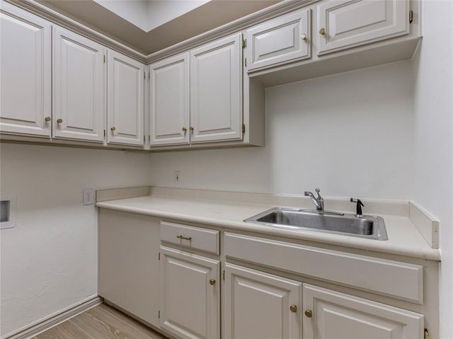 3309 Huntsman Court, Edmond, OK 73003