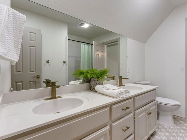 3309 Huntsman Court, Edmond, OK 73003