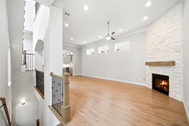 1204 W 16th Street B, Houston, TX 77008