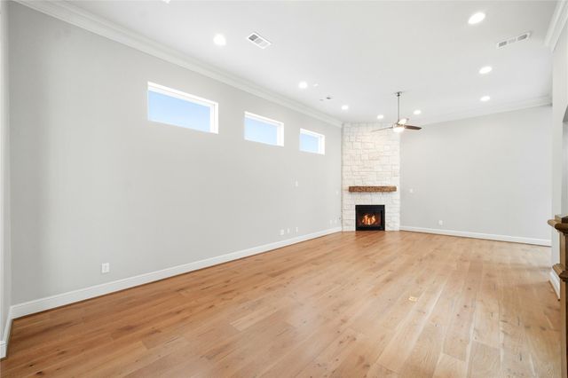 1204 W 16th Street B, Houston, TX 77008