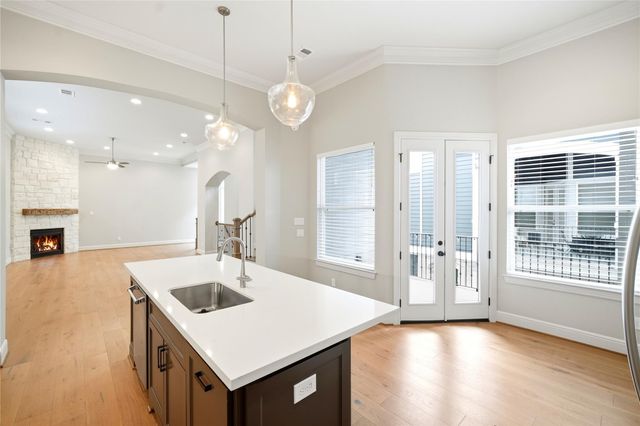 1204 W 16th Street B, Houston, TX 77008