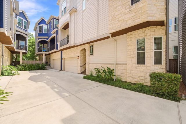1204 W 16th Street B, Houston, TX 77008