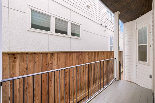 1204 W 16th Street B, Houston, TX 77008