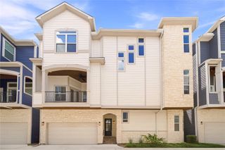 1204 W 16th Street B, Houston, TX 77008