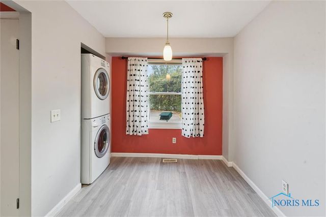 9886 Ford Rd., Perrysburg, OH 43551