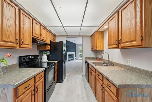 9886 Ford Rd., Perrysburg, OH 43551