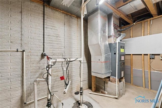 9886 Ford Rd., Perrysburg, OH 43551