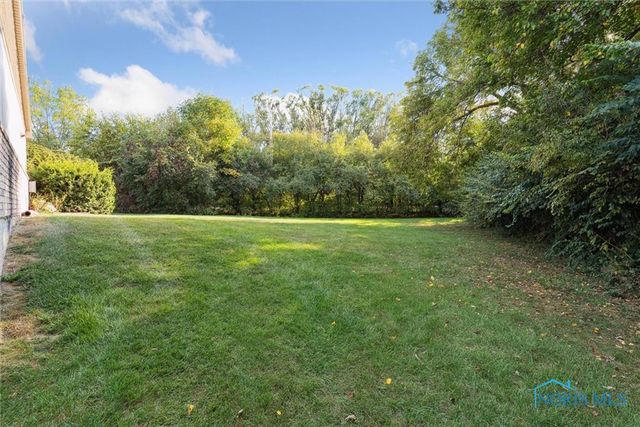 9886 Ford Rd., Perrysburg, OH 43551