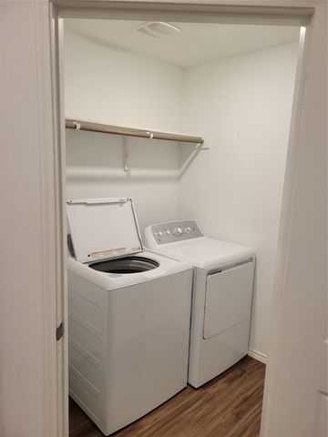 266 Silver Glen DR, Kyle, TX 78640