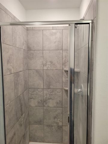 266 Silver Glen DR, Kyle, TX 78640