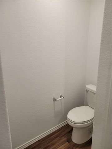 266 Silver Glen DR, Kyle, TX 78640