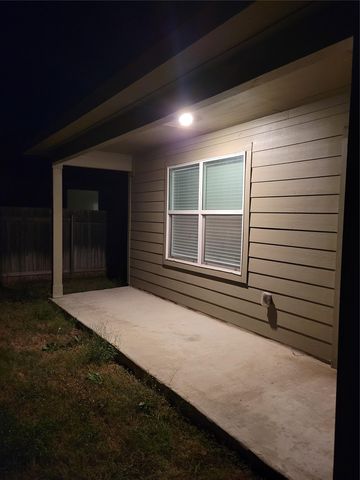 266 Silver Glen DR, Kyle, TX 78640