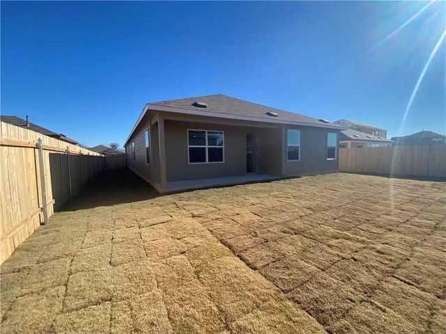 266 Silver Glen DR, Kyle, TX 78640