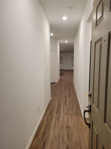 266 Silver Glen DR, Kyle, TX 78640