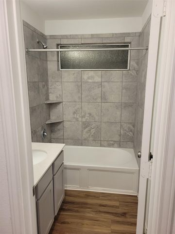 266 Silver Glen DR, Kyle, TX 78640