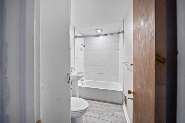 1077 Kenilworth Place, Columbus, OH 43209