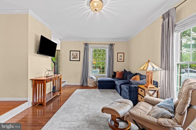 8265 CEDAR LANDING CT, Alexandria, VA 22306