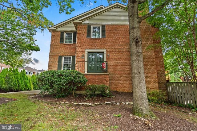 8265 CEDAR LANDING CT, Alexandria, VA 22306