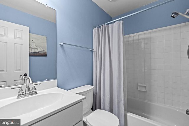 8265 CEDAR LANDING CT, Alexandria, VA 22306