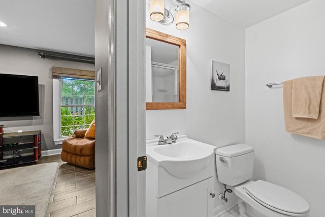 8265 CEDAR LANDING CT, Alexandria, VA 22306