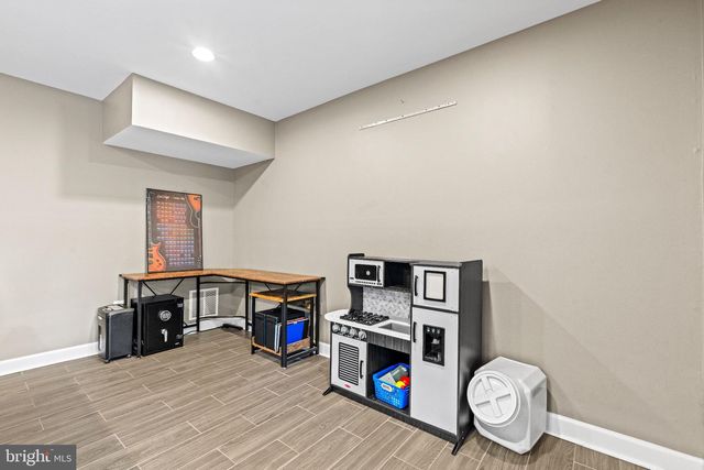 8265 CEDAR LANDING CT, Alexandria, VA 22306
