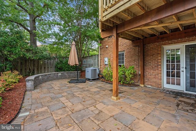 8265 CEDAR LANDING CT, Alexandria, VA 22306