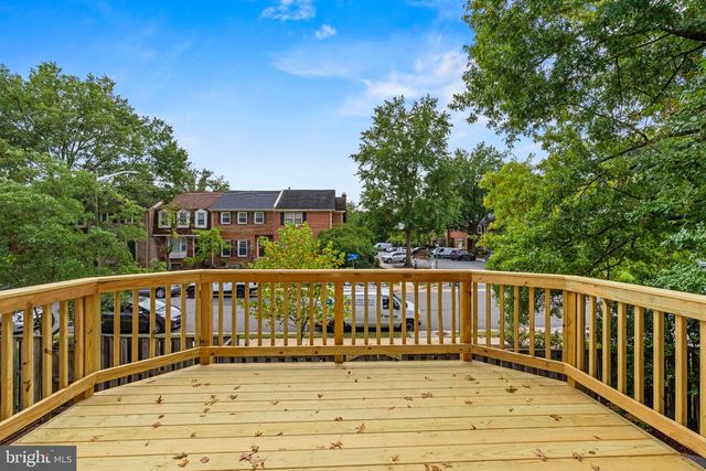 8265 CEDAR LANDING CT, Alexandria, VA 22306