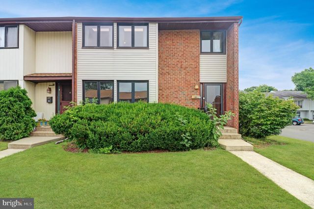 17 DENNISON DR, East Windsor, NJ 08520
