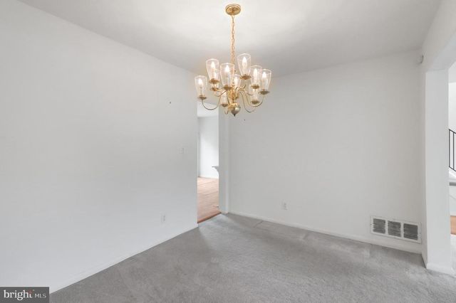 17 DENNISON DR, East Windsor, NJ 08520