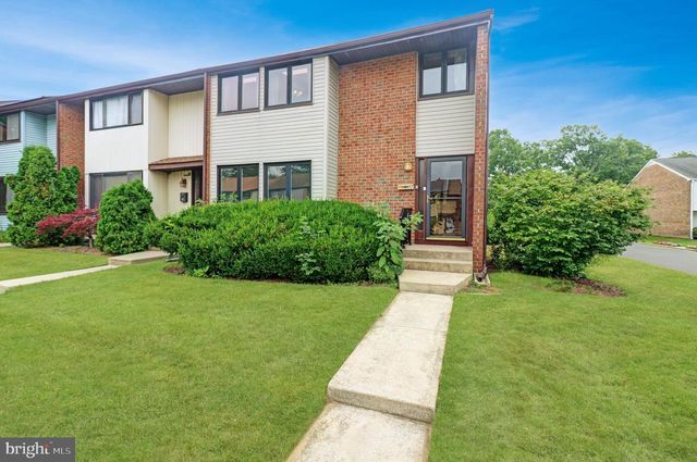 17 DENNISON DR, East Windsor, NJ 08520