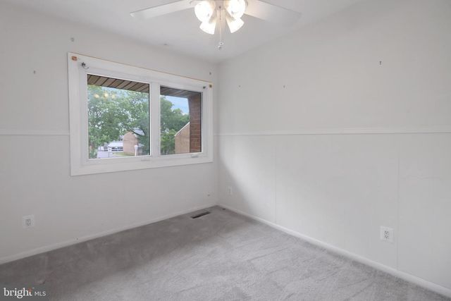 17 DENNISON DR, East Windsor, NJ 08520