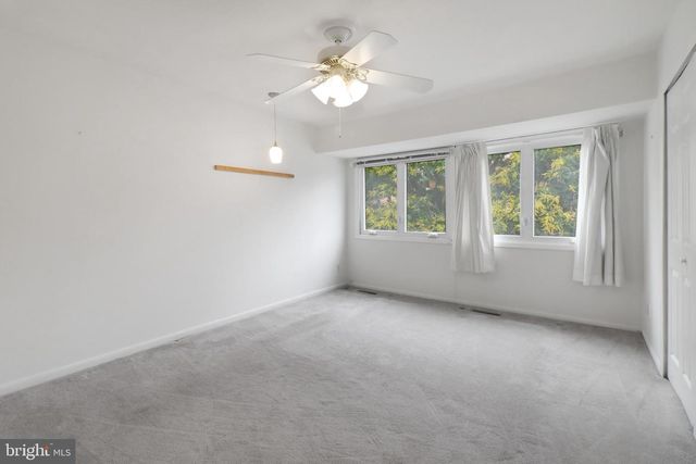 17 DENNISON DR, East Windsor, NJ 08520