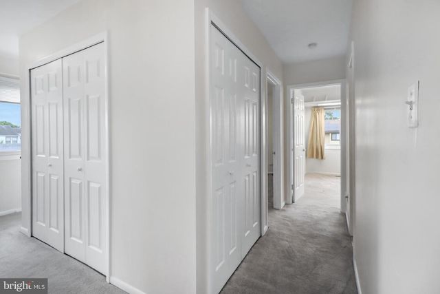 17 DENNISON DR, East Windsor, NJ 08520