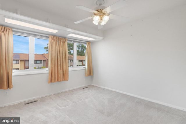 17 DENNISON DR, East Windsor, NJ 08520