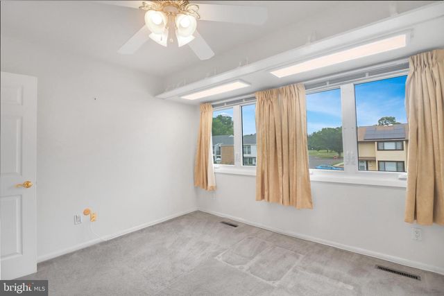 17 DENNISON DR, East Windsor, NJ 08520