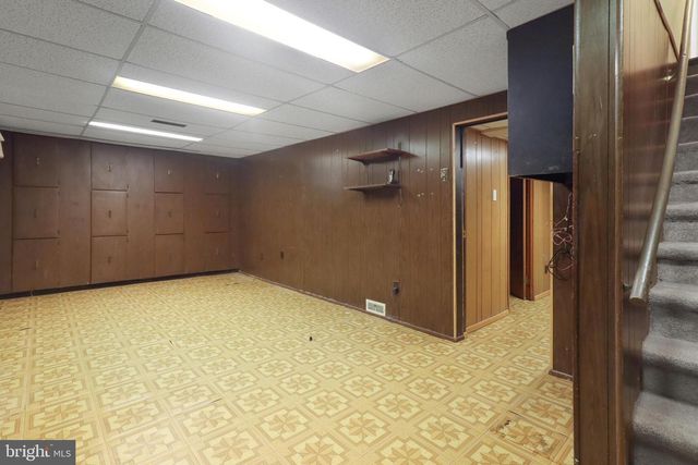 17 DENNISON DR, East Windsor, NJ 08520