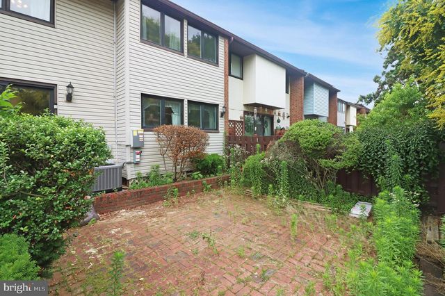 17 DENNISON DR, East Windsor, NJ 08520