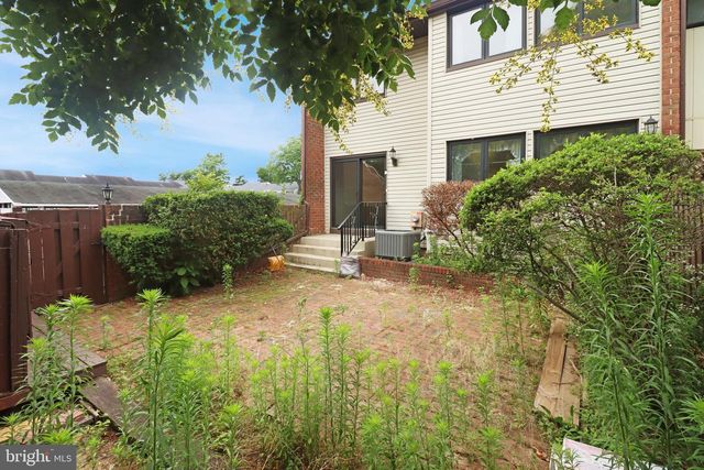 17 DENNISON DR, East Windsor, NJ 08520