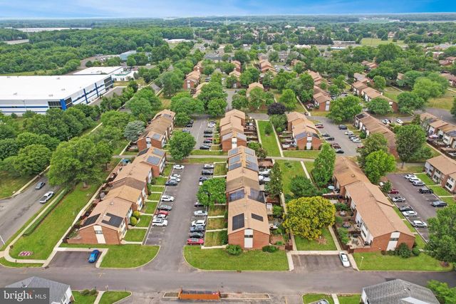 17 DENNISON DR, East Windsor, NJ 08520